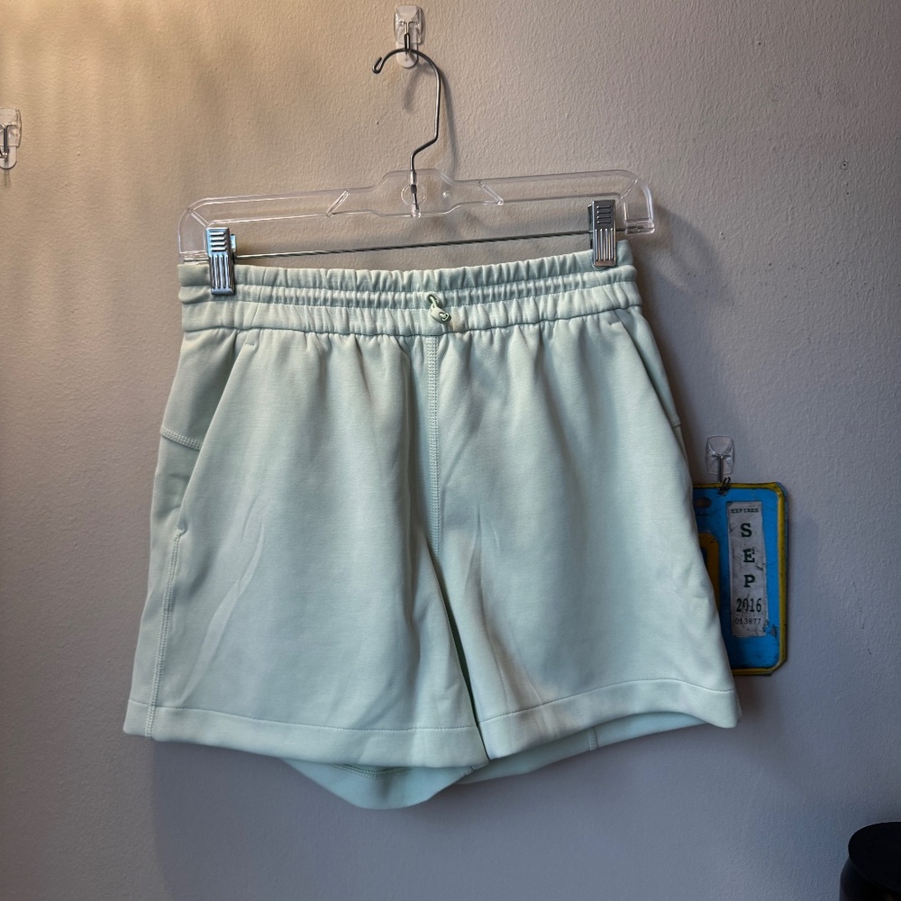 lululemon Softstreme High-Rise Short 4"